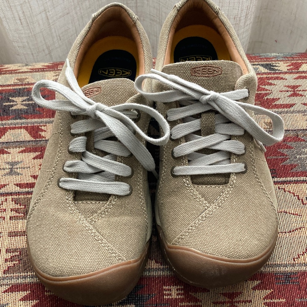 Keen Women's Tan Canvas Walking Shoes